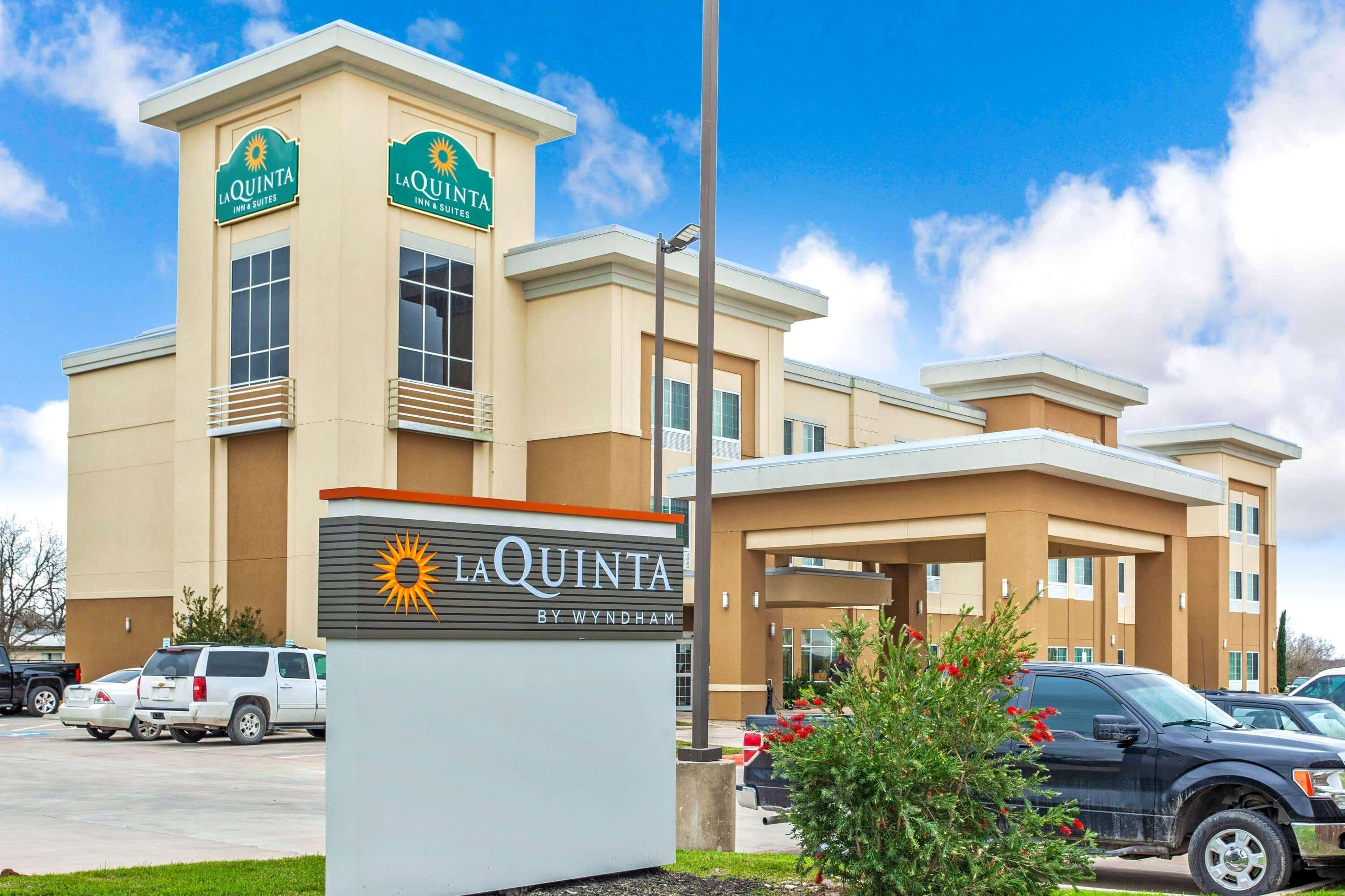 Hotel La Quinta By Wyndham Gonzales Tx Extérieur photo